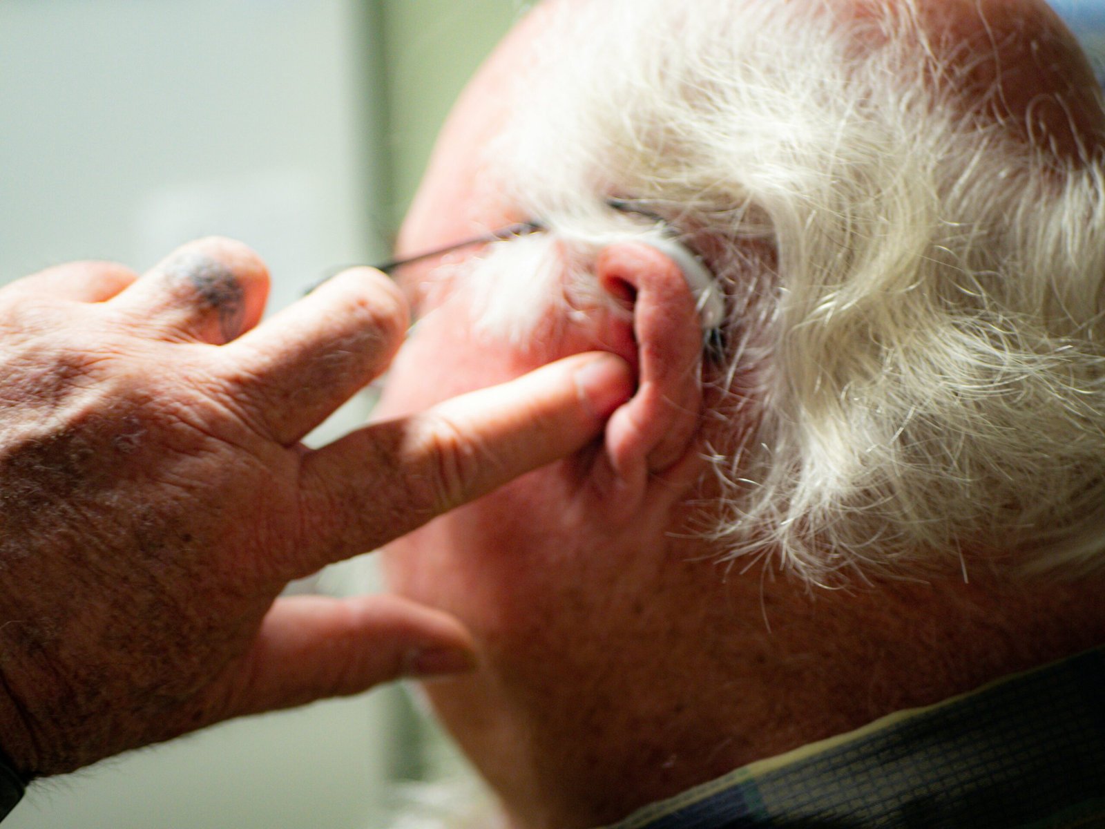 How to Get a Bug Out of Your Ear Safely Practical First Aid Guide