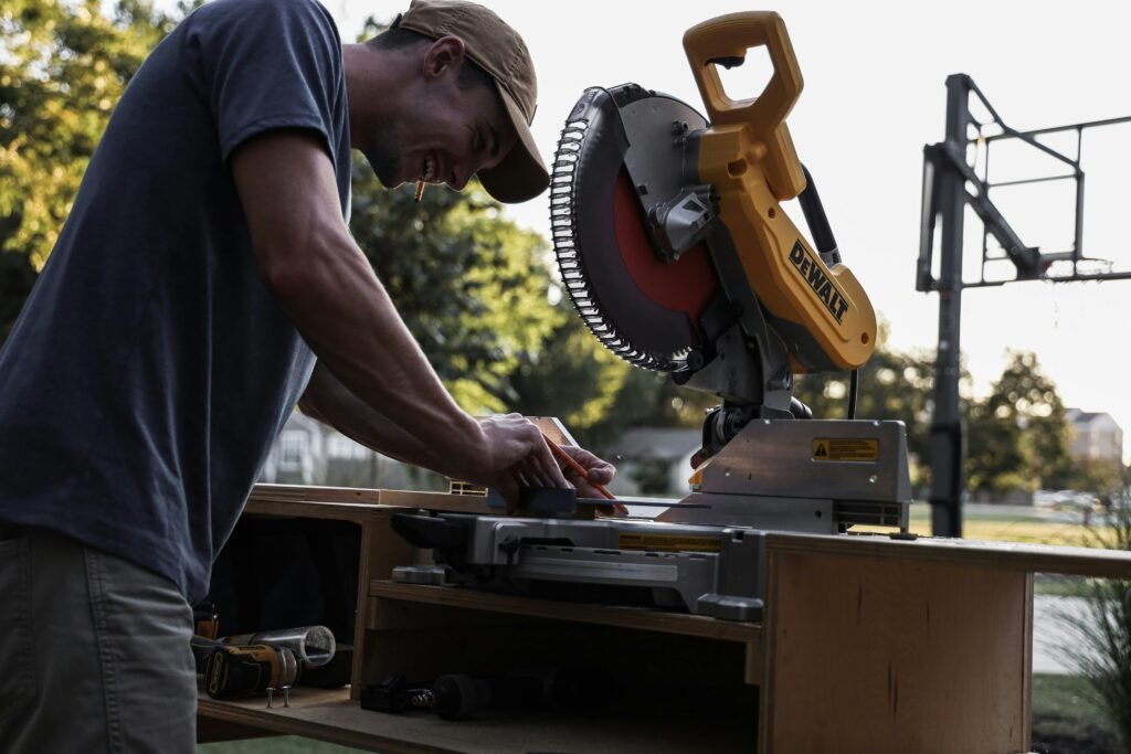 Choosing & Using Oscillating Saw Blades: Complete Guide to Materials & Cuts showing blade selection, material matching, and precise cutting.