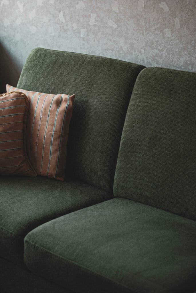 How to Get Urine Smell Out of Couch A Practical Cleaning Guide guide to urine odor removal, upholstery cleaning, stain treatment, and couch maintenance.