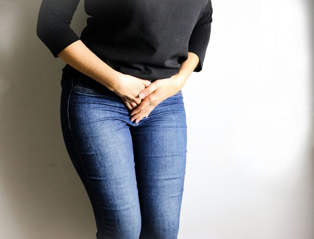 Why Does My Bladder Feel Full? Hidden Causes, Warning Signs & What to Do guide to bladder pressure, urinary symptoms, bladder irritation, warning signs, and medical care.