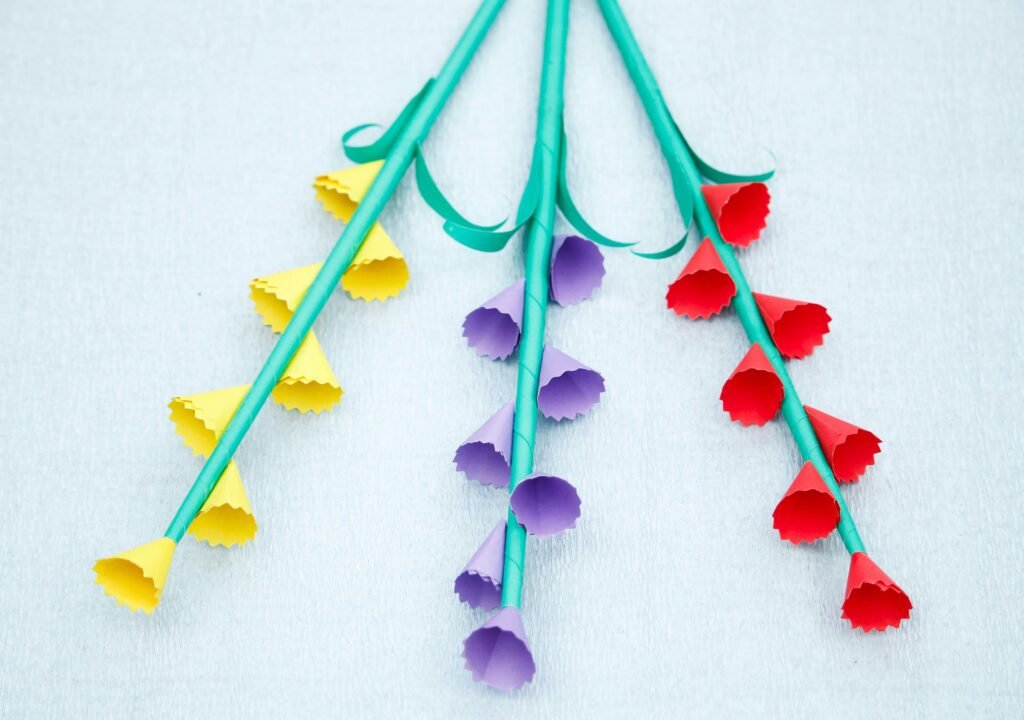 How to Make Flowers Out of Pipe Cleaners 6 Easy Patterns + Pro Tips showing handmade flowers, pipe cleaner petals, DIY patterns, and easy craft ideas.